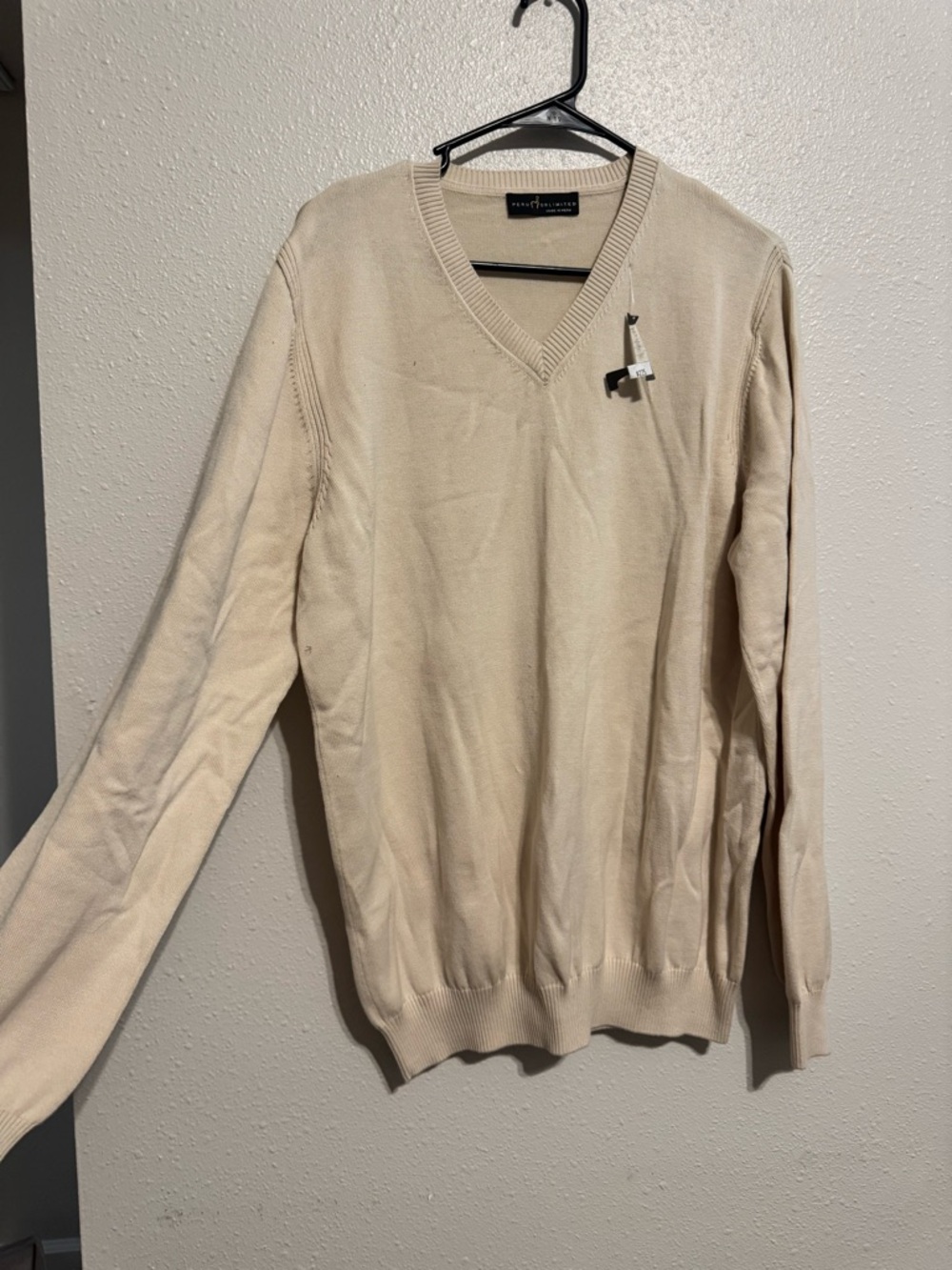 Peru Men’s V-Neck Sweater in Beige